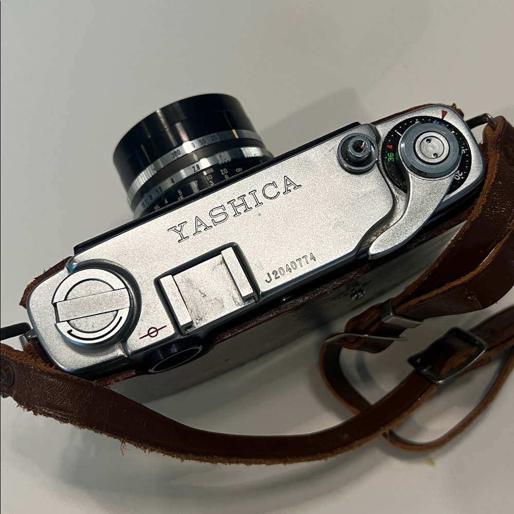 Vintage 60s Yashica J Rangefinder 35mm Film Camera w/ Leather Case Made in Japan - Picture 4 of 8